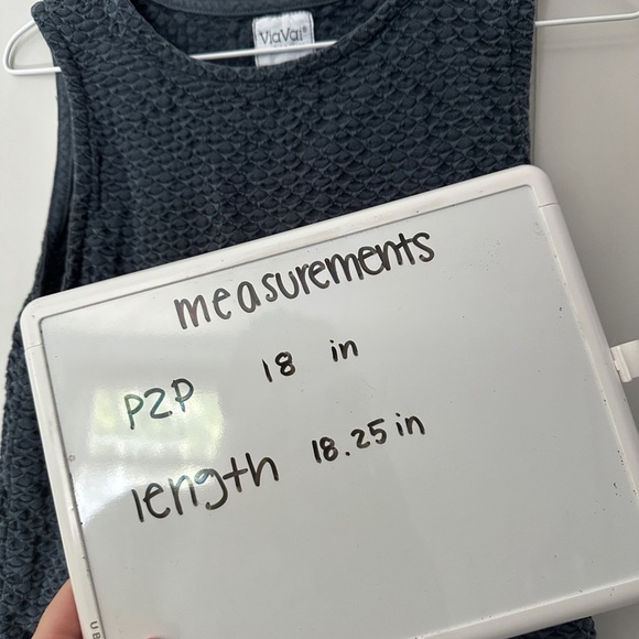 Via Vai Textured Navy Crop Tank Top Size Small - Picture 6 of 6